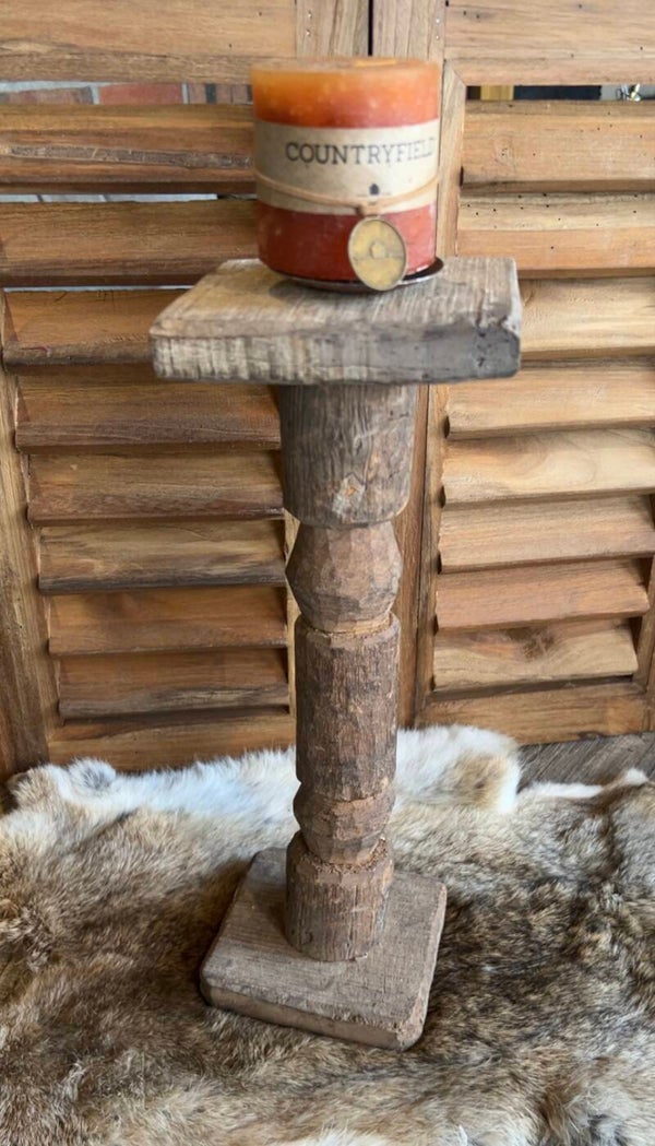 Houten kandelaar – robuust & doorleefd