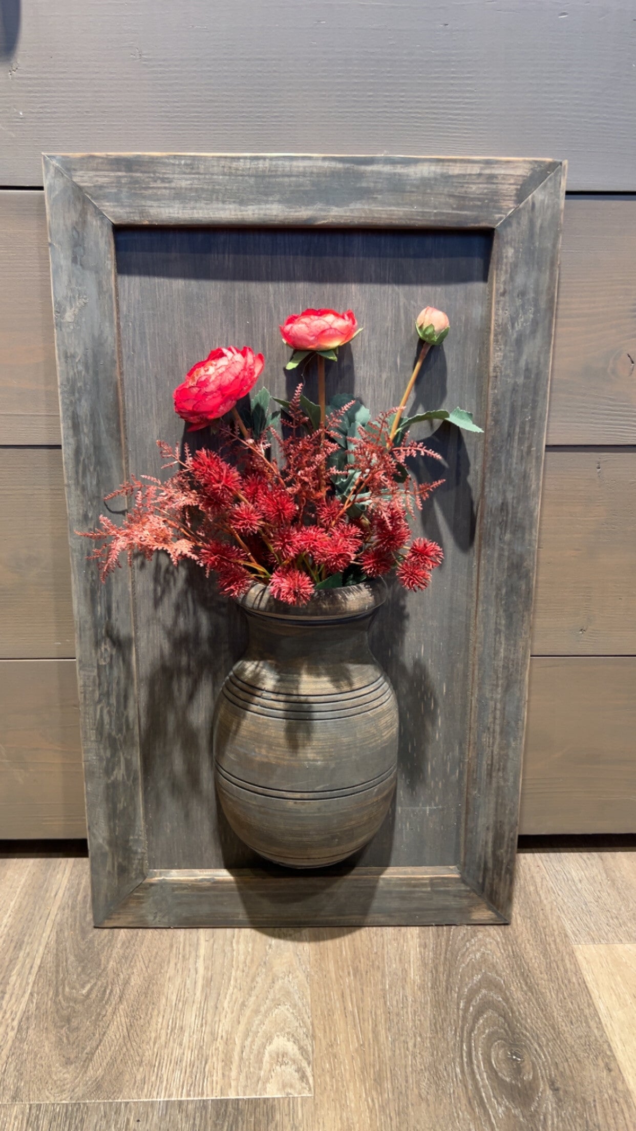 Houten wanddecoratie Met pot compleet. Rood