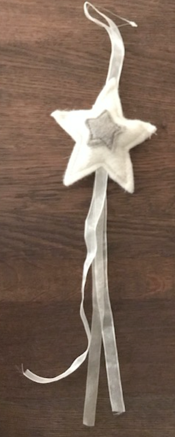Vilten hanger met lint ecru