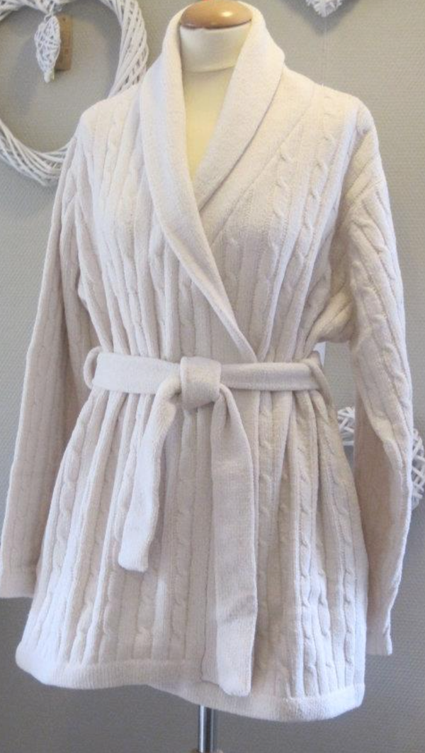 Winterse warme chenille vest met kabels ( kort )