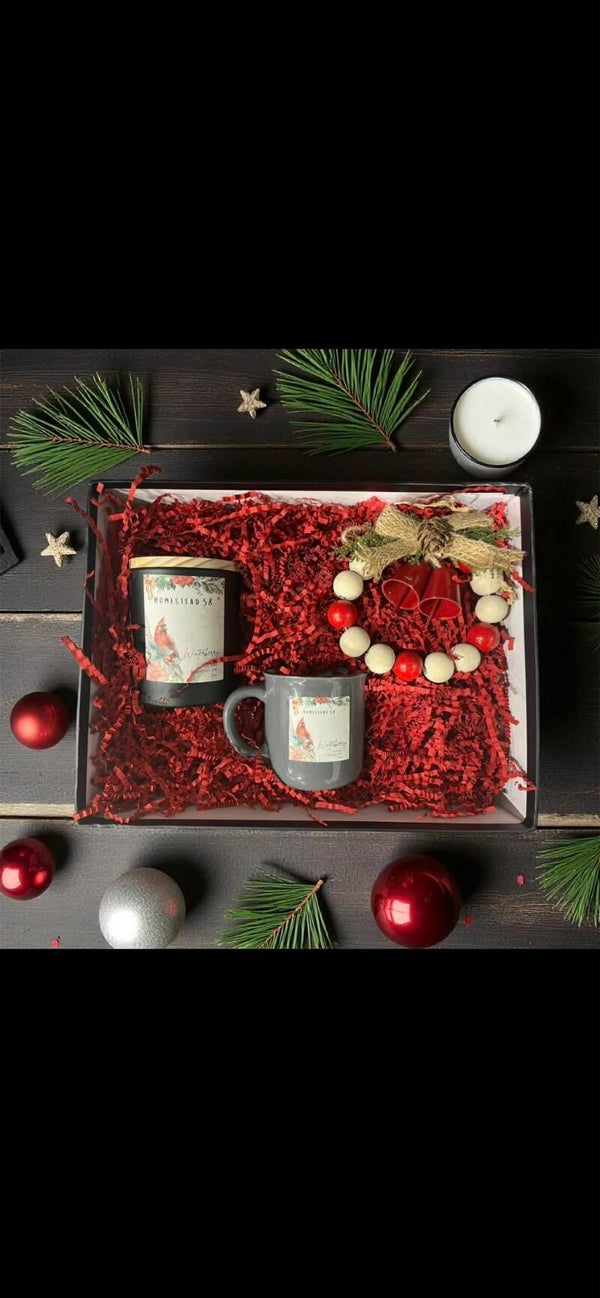 Cardinal Winterberry Gift Set