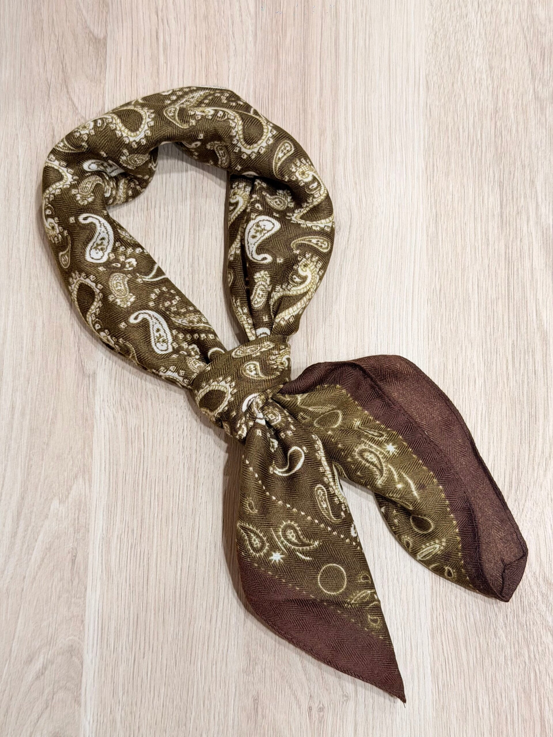 Foulard kaki