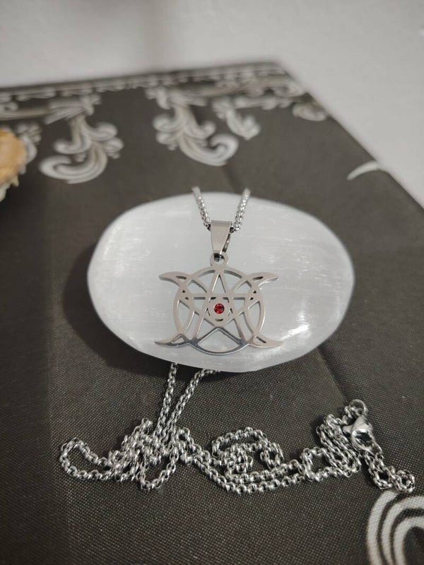 COLGANTE ACERO TRIPLE LUNA CON PENTAGRAMA Y BRILLANTE ROJO