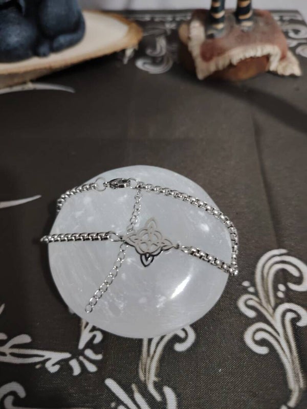 PULSERA CON NUDO DE BRJA