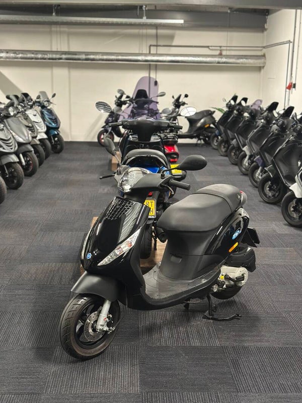 Piaggio Zip 50cc 2v 4t 2017 Brom 4000km!