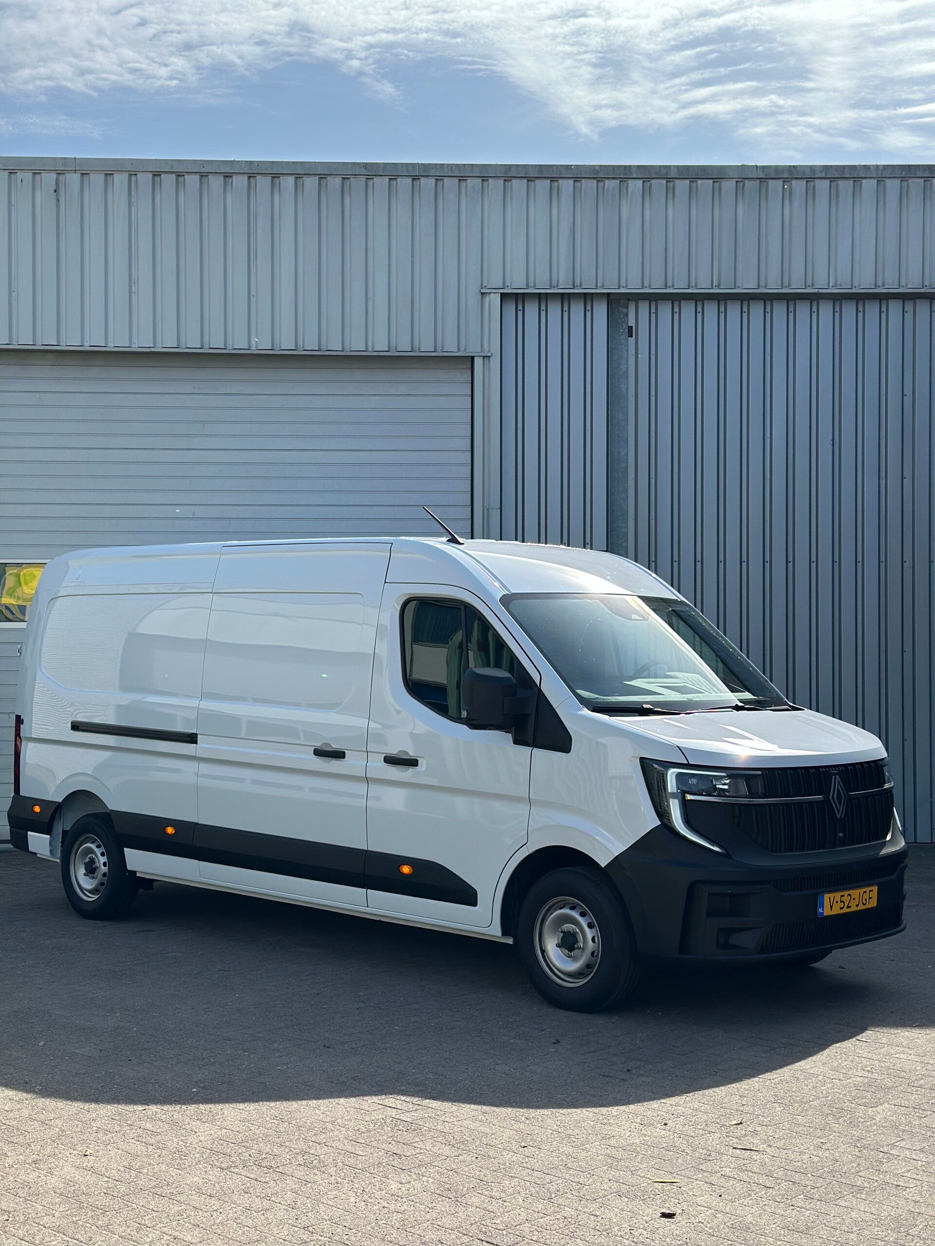 Renault Master blue dCi 130pk L3H2 2024 wit