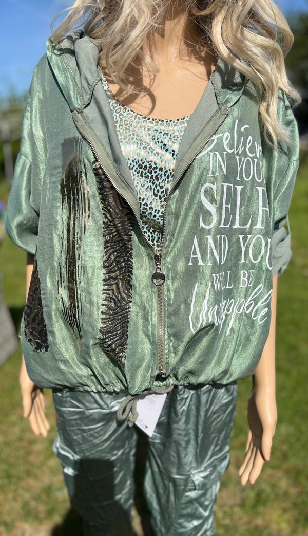Shiny Jacke 38-44 Tragbar mit Print&Schrift