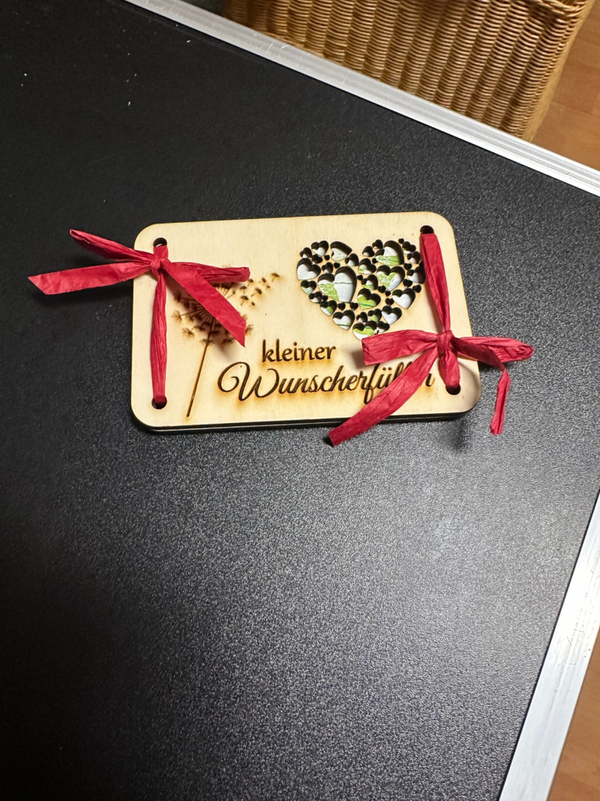 Kleiner Wünscheerfüller aus Holz – ein Geschenk mit Herz