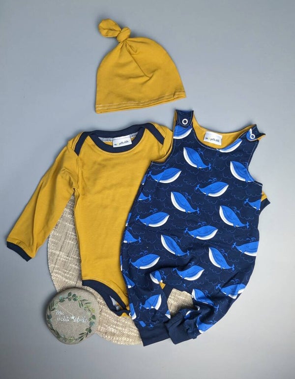 Set | Walfisch I Strampler, Body und Knopfbeanie