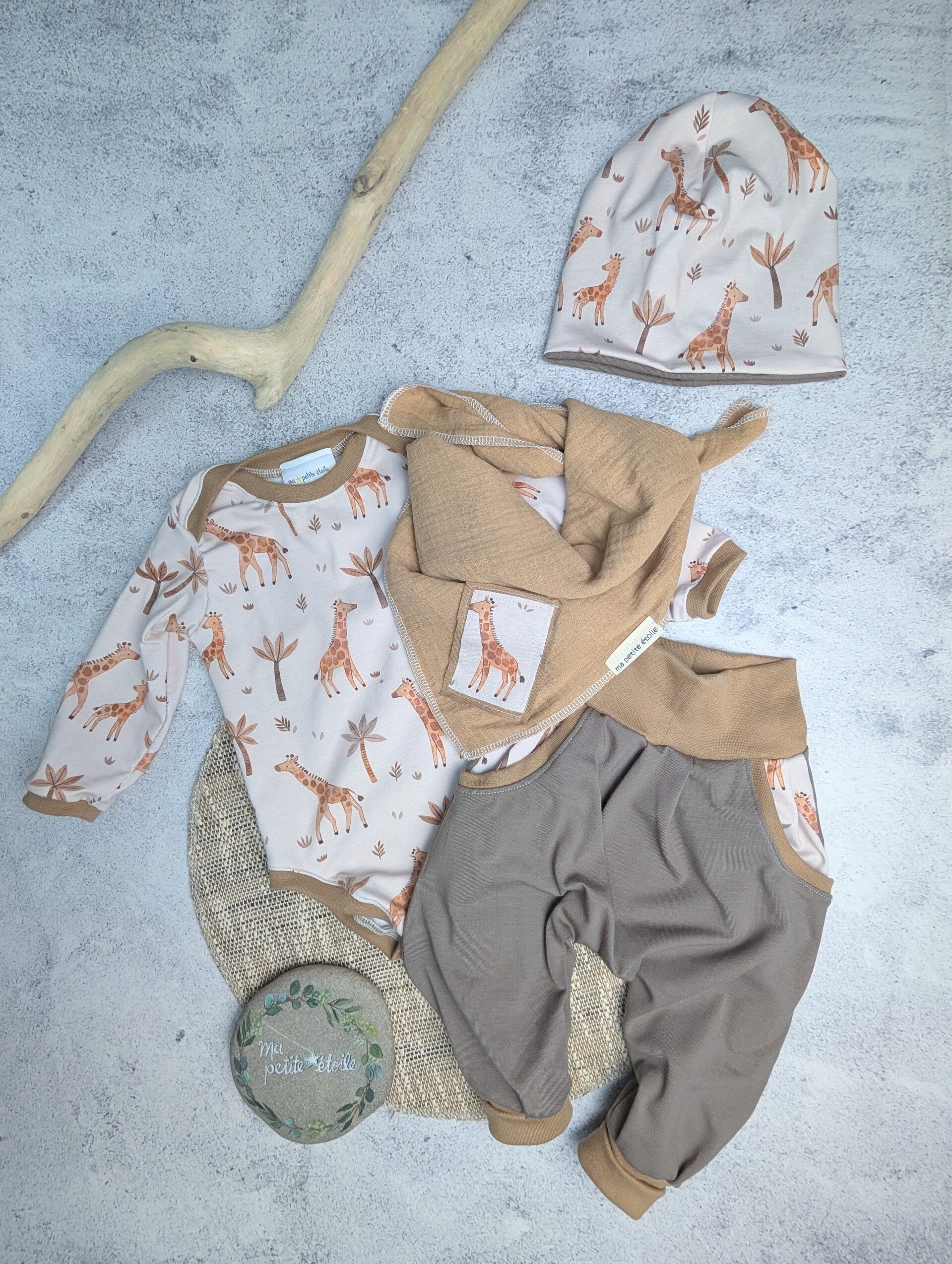 Set | Giraffe I Strampler, Body, Nuscheli und Beanie