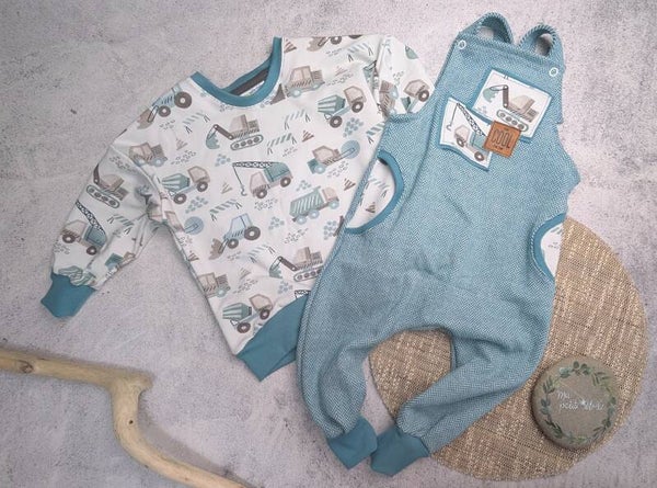 Set | Baustelle Latzhose und OversizePulli