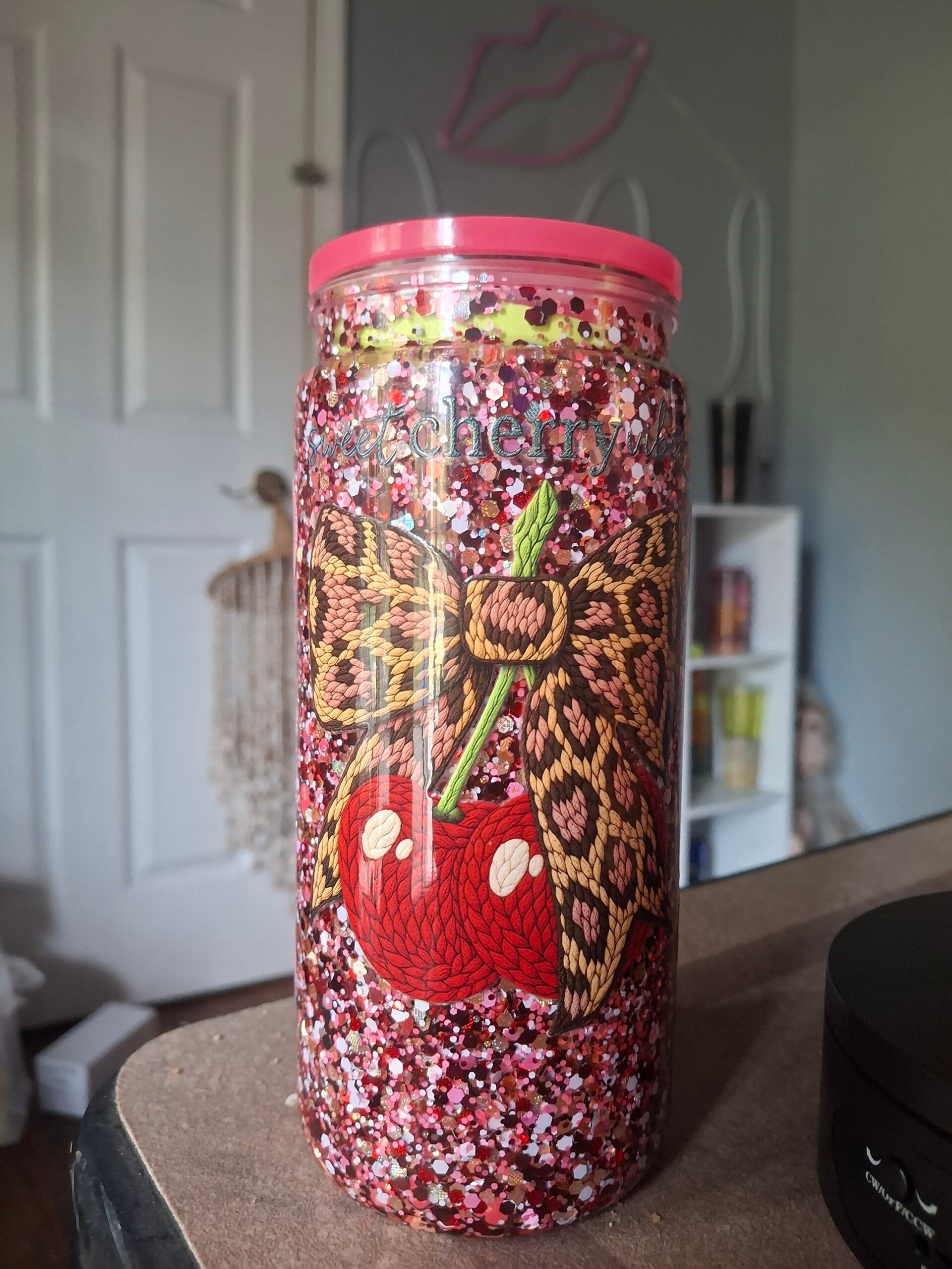 20 oz Cherry glitter cup
