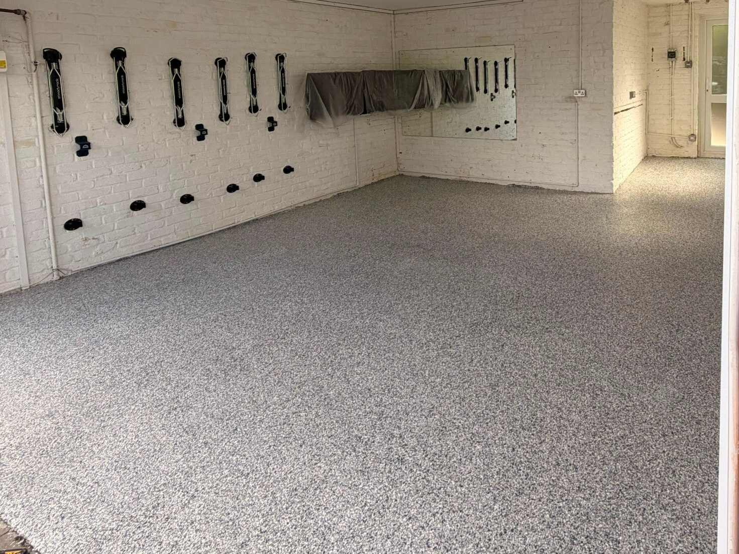 Flake-flooring-garage-epoxy