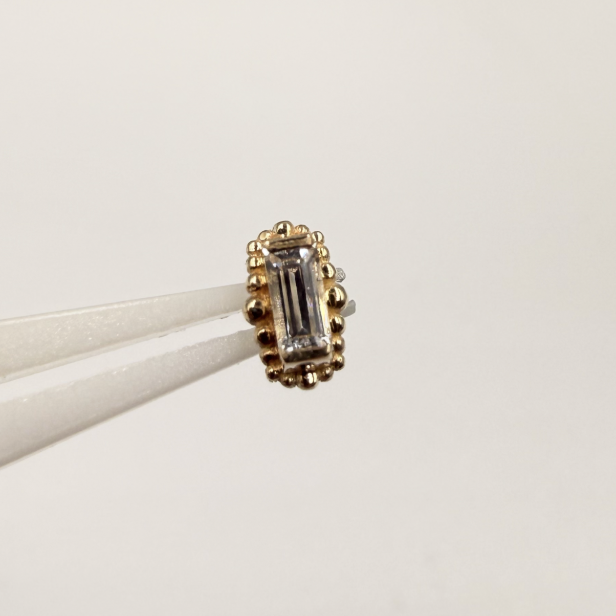 BVLA - 14KT Goud - Baguette with beads - Witte Sapphire
