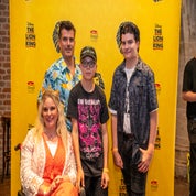meet-en-greet-lion-king-158-van-208-standard.jpg