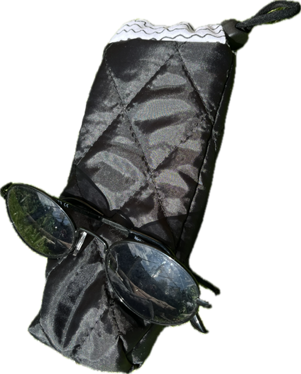 Brillenhoesje zwart met ribbelmotief