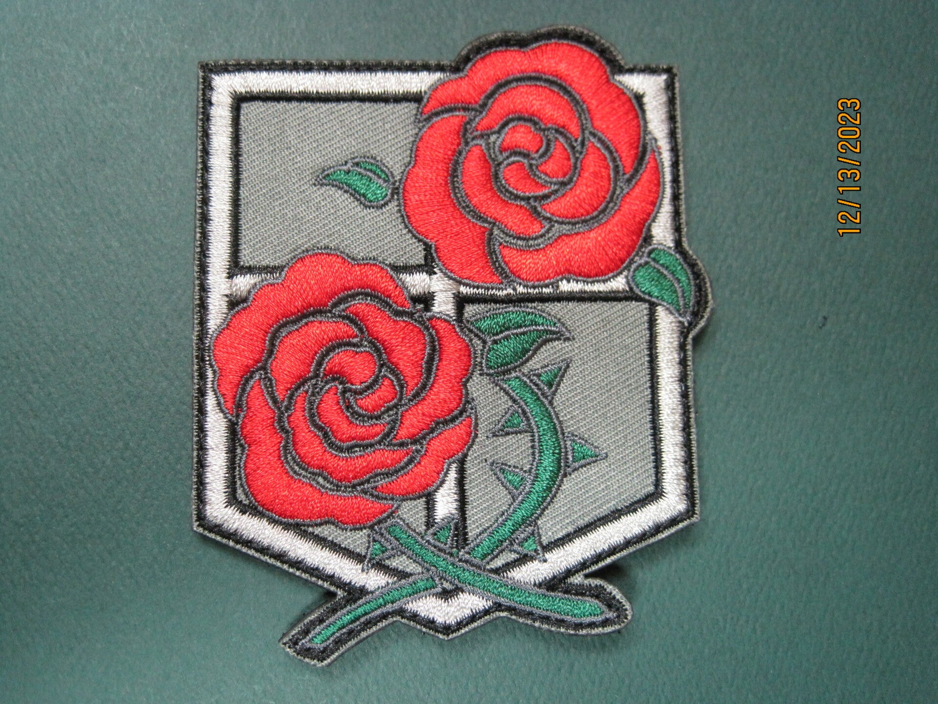 RED ROSES MORALE PATCH HOOK BACK