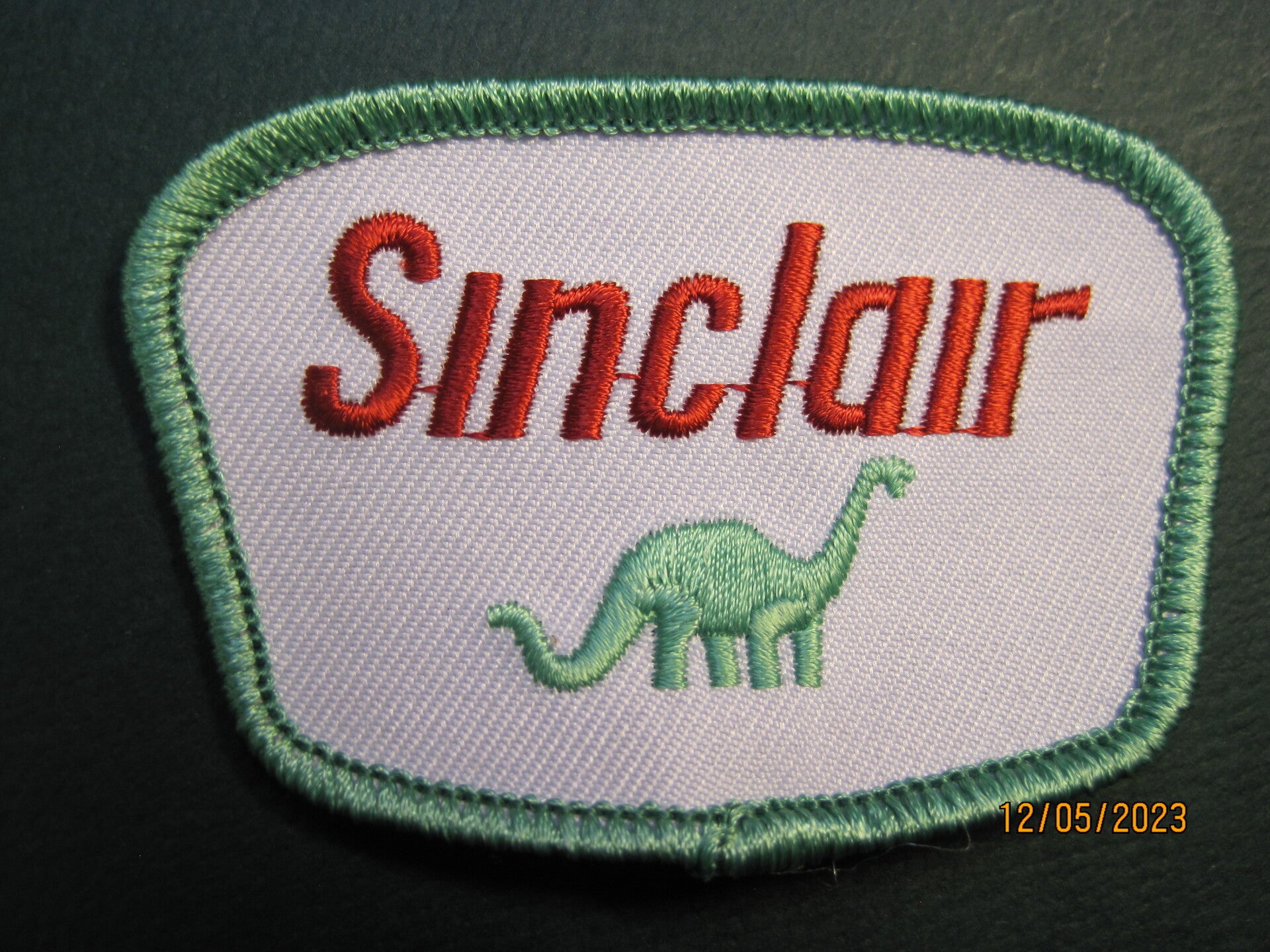 SINCLAIR GASOLINE PATCH "DINO" CREST SIZE IRON ON / SEW ON