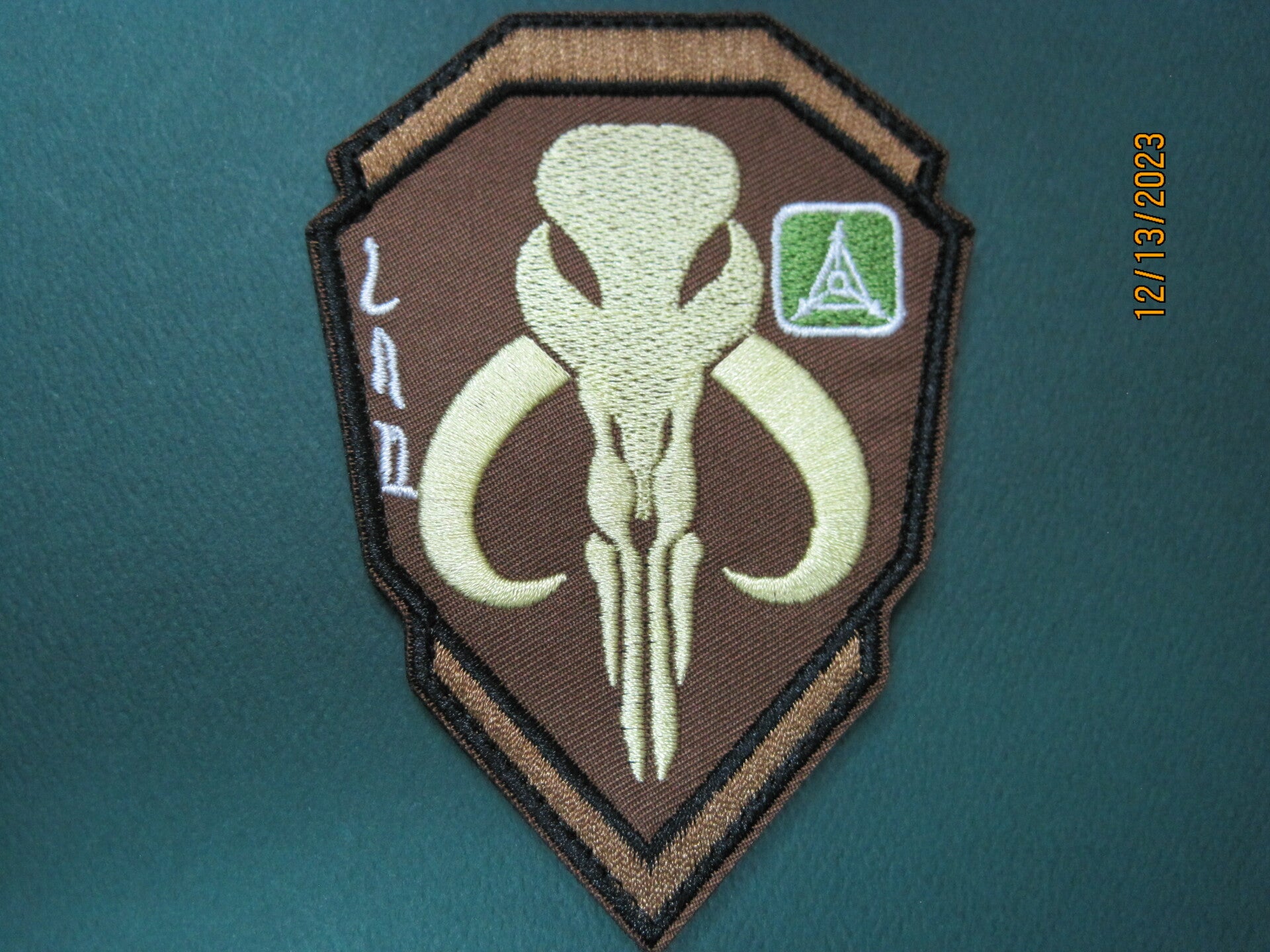 STAR WARS MANDALORIAN (TAN BROWN) MORALE PATCH HOOK BACK