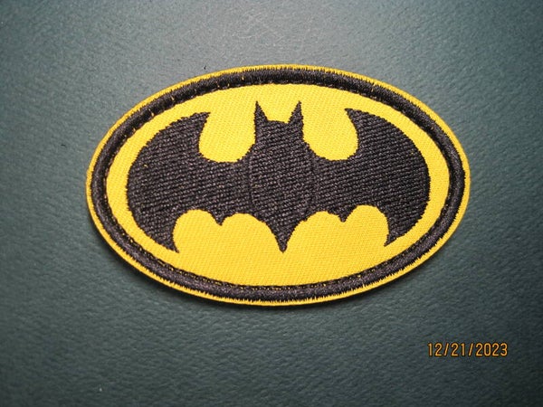 BATMAN SUPERHERO PATCH HOOK BACK
