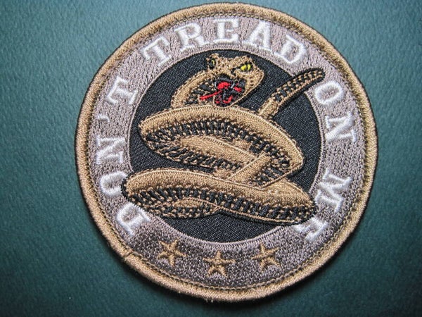 DON'T TREAD ON ME SNAKE MORALE PATCH CIRCLE HOOK BACK