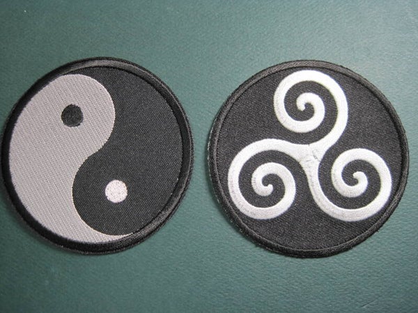 YIN YANG / TAISLELION CIRCLE PATCH, YOUR CHOICE, IRON ON!