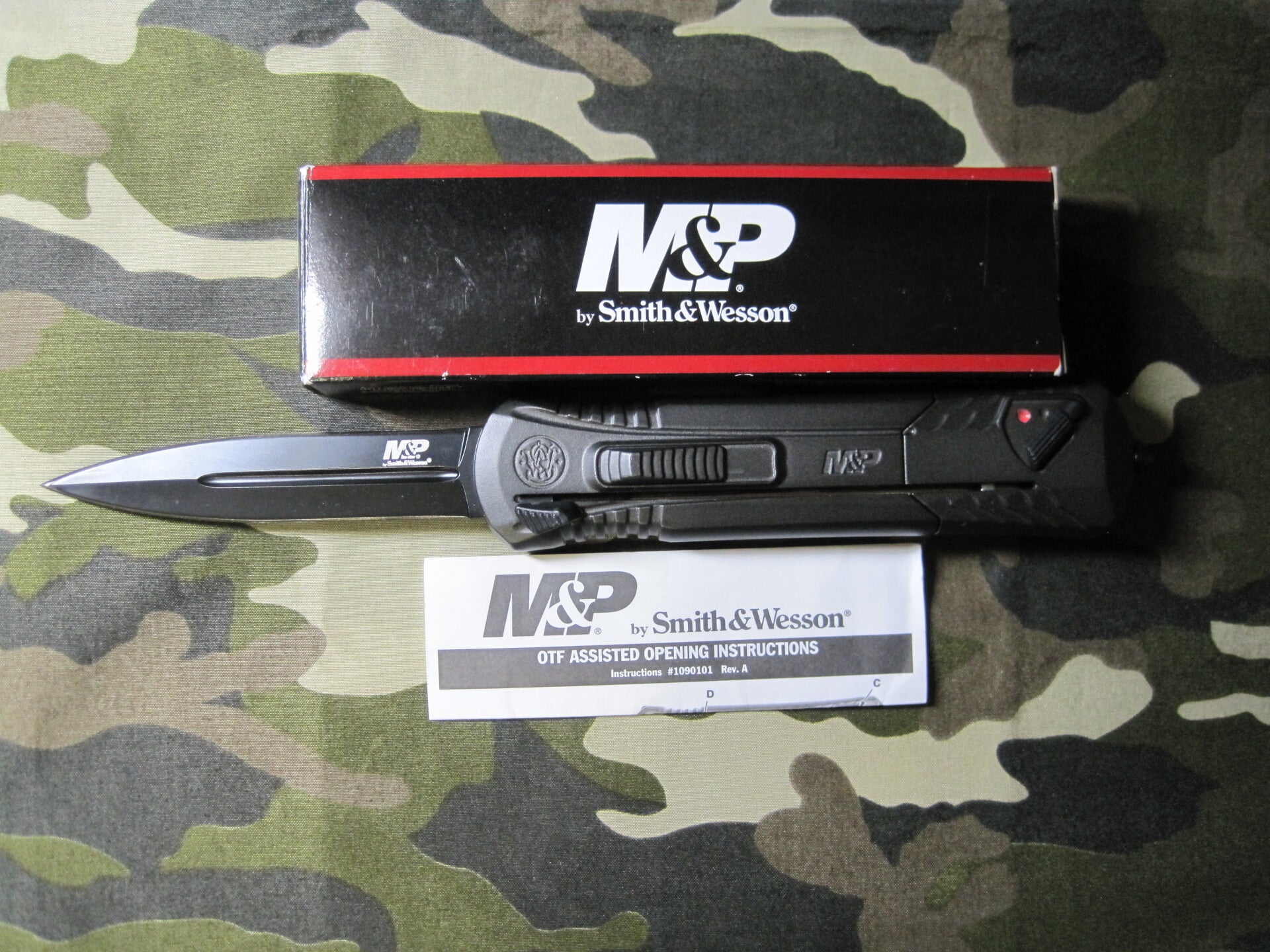 Smith & Wesson M&P OTF, 3.5" Assisted Blade, FDE Aluminum Handle - 1084314