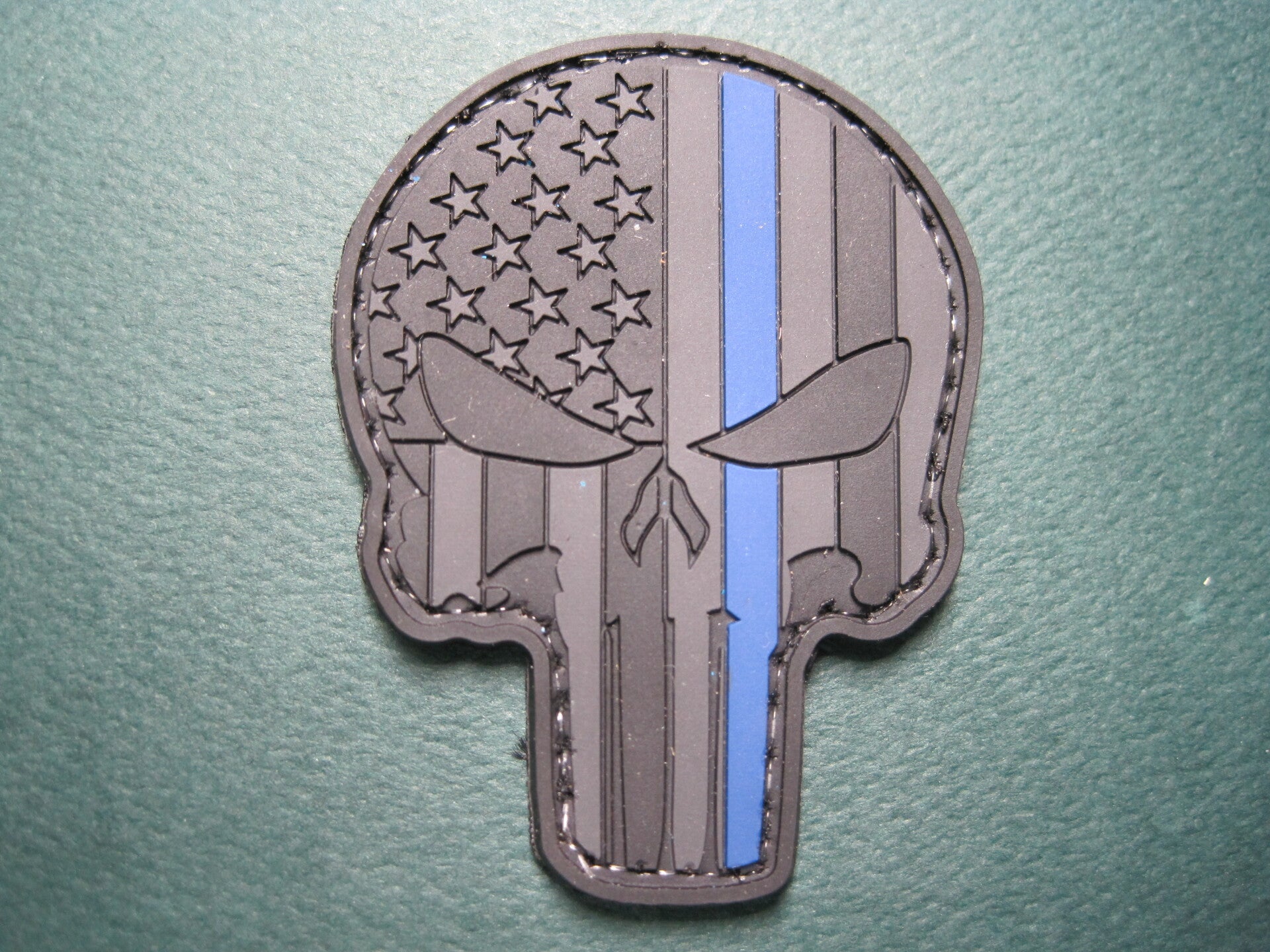 LAW ENFORCEMENT BLUE LINE PUNISHER PATCH PVC HOOK BACK