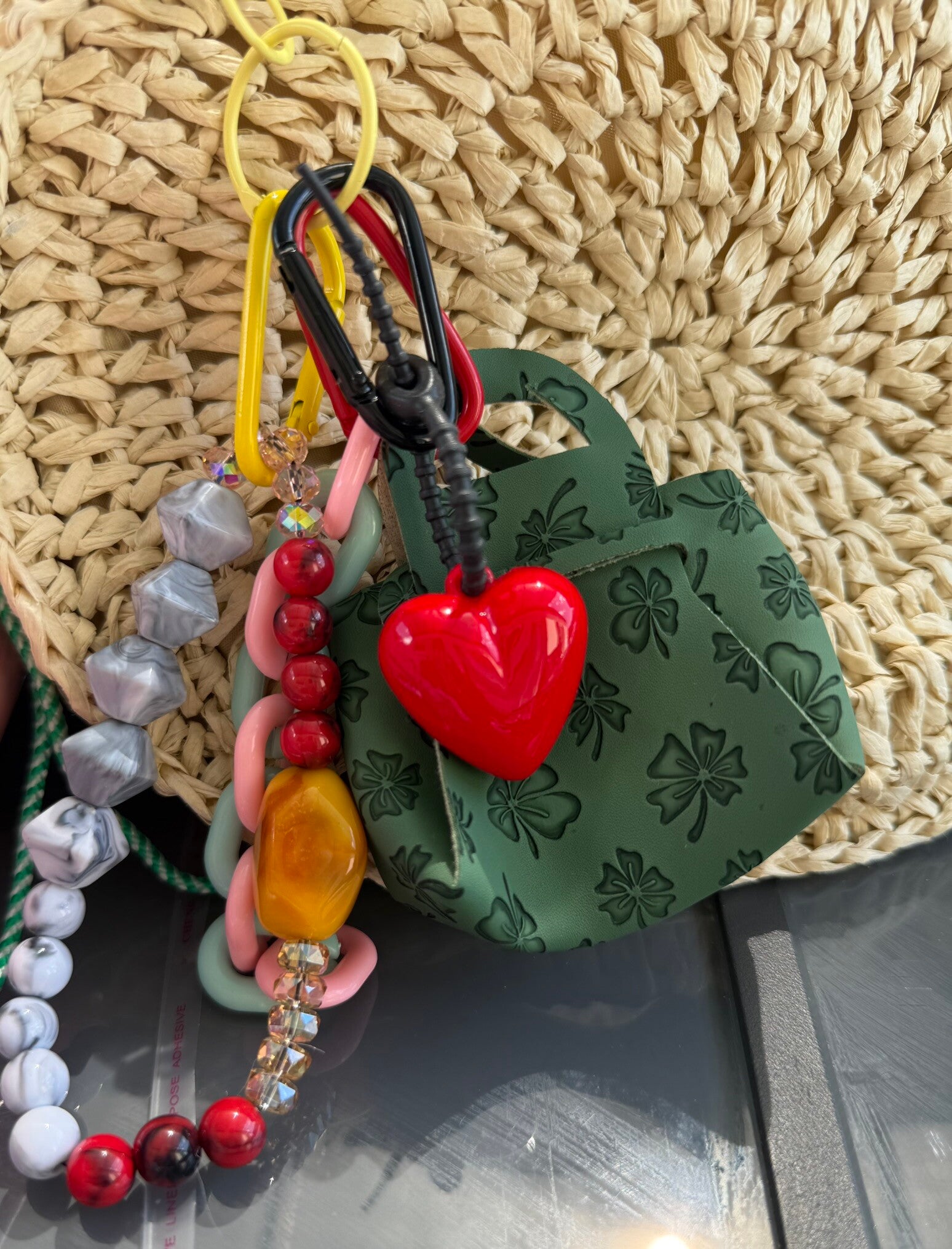 Sleutelhanger - groen tasje rood hartje