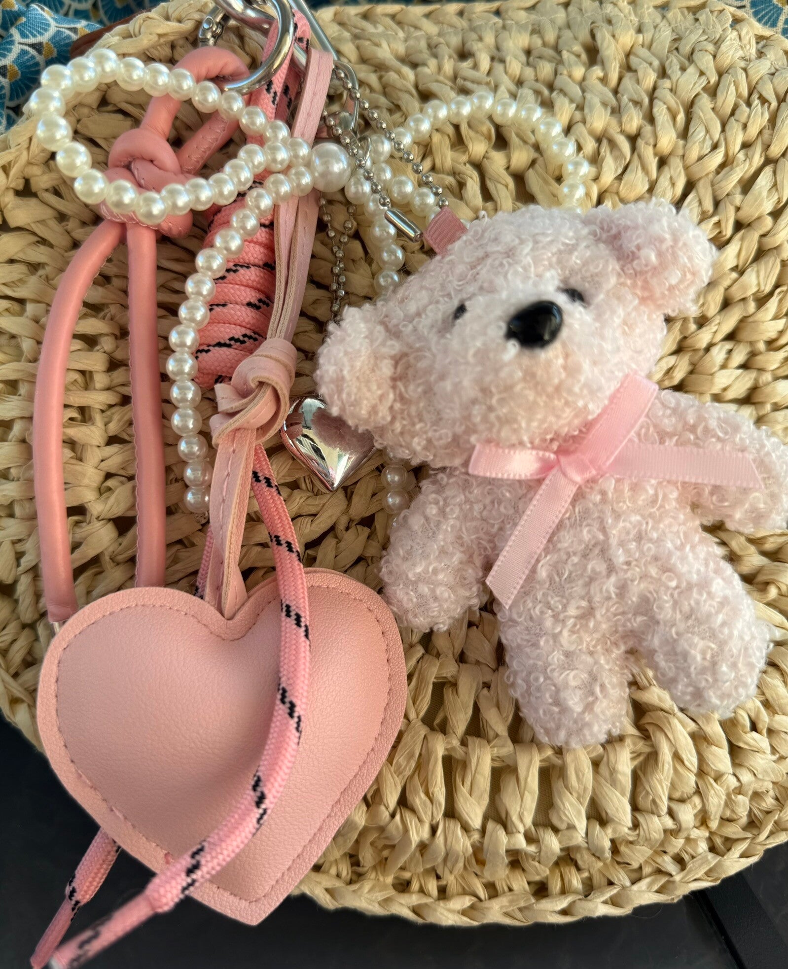 Sleutelhanger - roze beer met hartje en parels