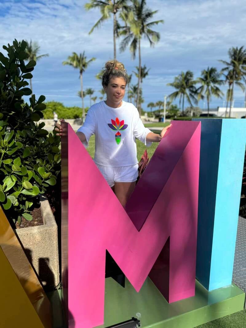 T-shirt balnc motif Lotus acrylique 