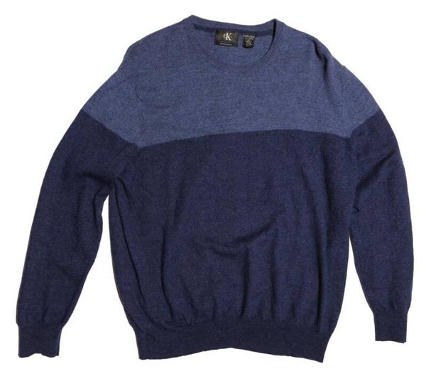 Calvin Klein trui in een tweekleurig blauw ontwerp - Valt als maat M