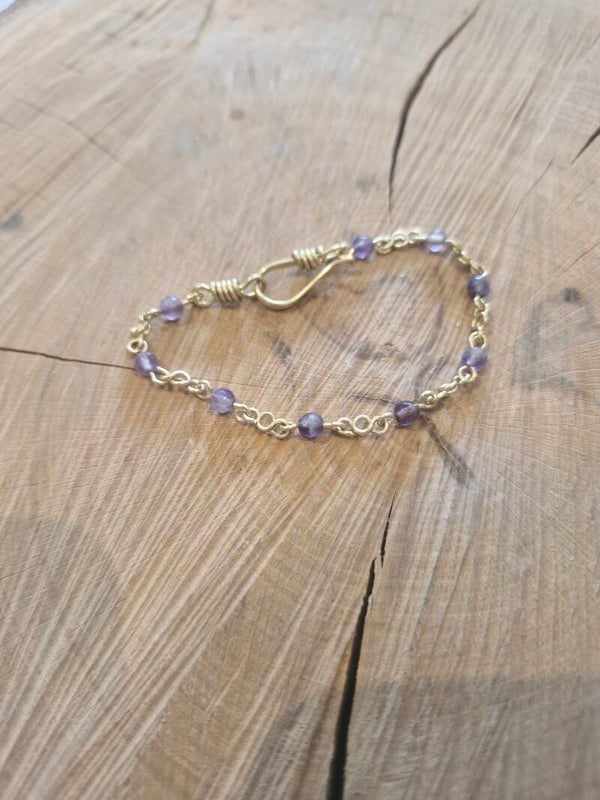 Armband Triple Loop Goudkleurig Paars natuur kwarts