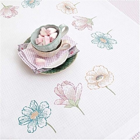 * bloemen trio tafelkleed