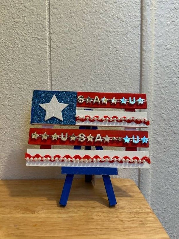 "USA" Layered Flag Easel Decor