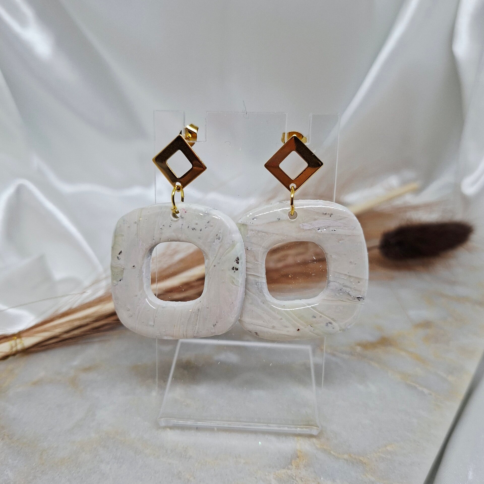 Oorbellen soft white