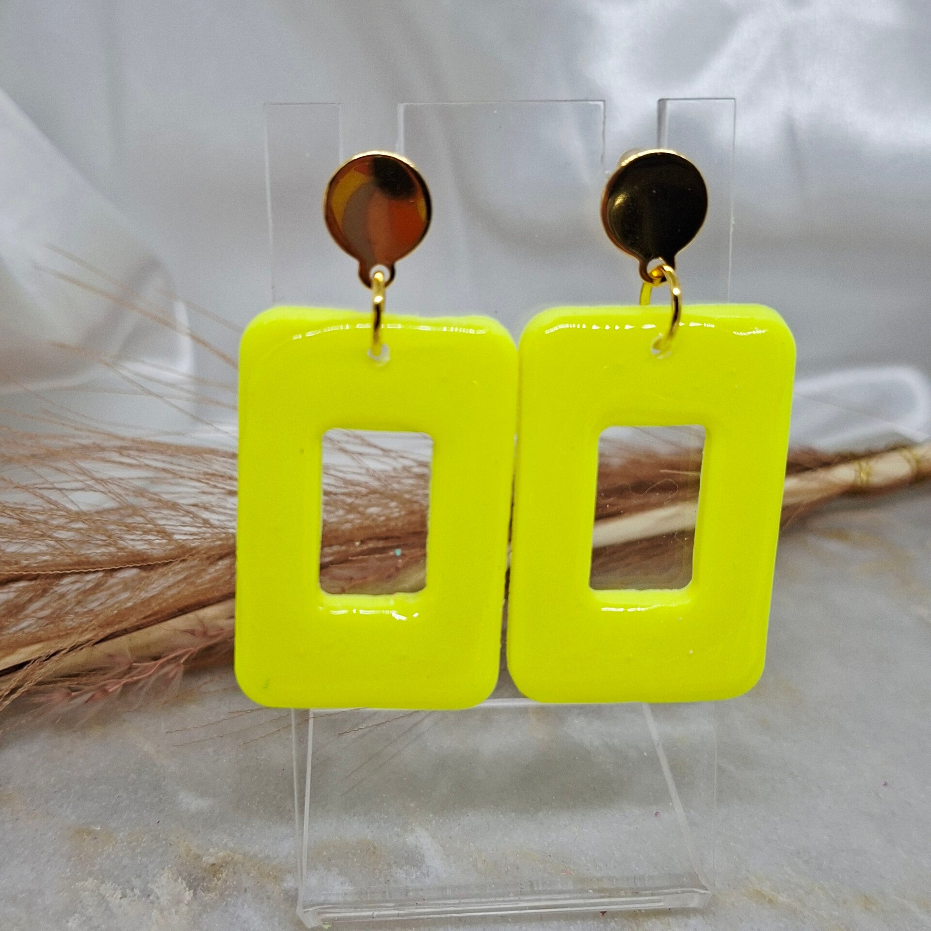 Neon Geel