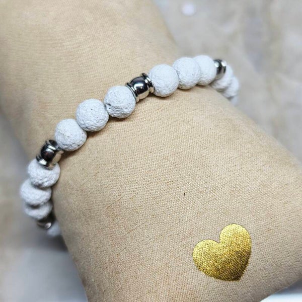 Witte lavasteen armband