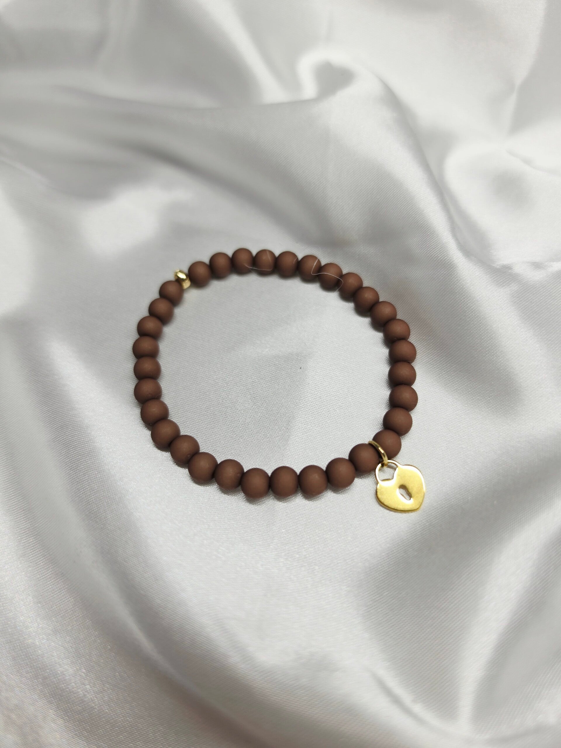 Matte bruine kralenarmband