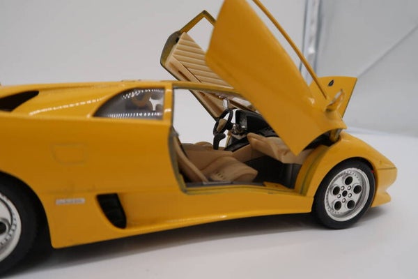 Lamborghini Diablo 1990 – Geel – Bburago 1:18