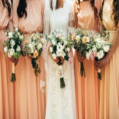 peach-fuzz-la-couleur-de-l-amour-standard.jpg