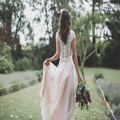 robe-de-mariee-rose-les-mari-es-fox-la-soeur-de-la-mariee-blog-mariage-6-standard.jpg