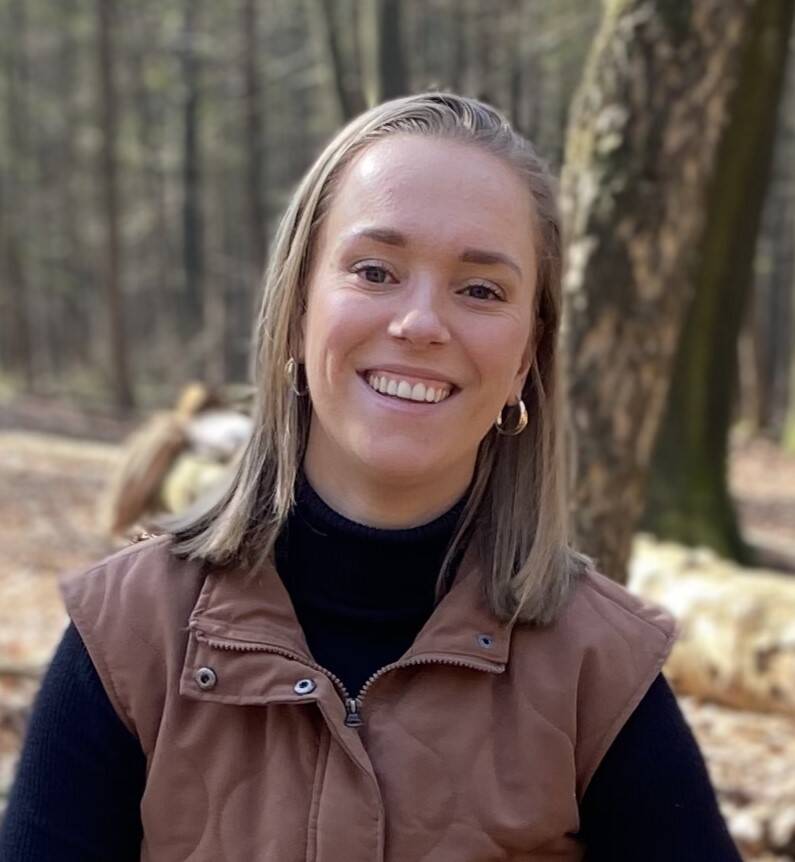 Foto van Elouise in het bos