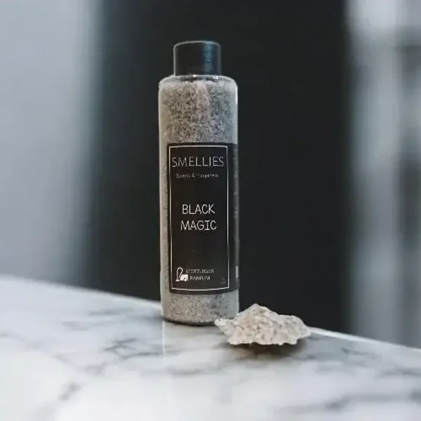 STOFZUIGERKORRELS - Black Magic