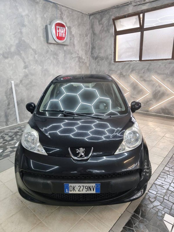 Peugeot 107 1.0 benzina 2008 – Nero