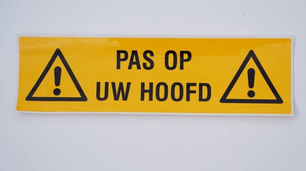 Pas op uw hoofd