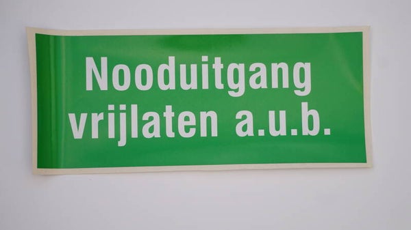 Nooduitgang vrijlaten a.u.b.
