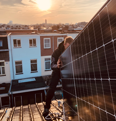 Wat-kost-het-om-zonnepanelen-te-laten-plaatsen-in-amersfoort