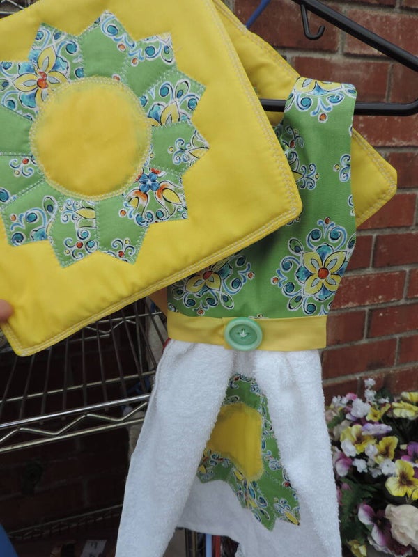 #40- Applique Kitchen towel Hanger with Hots Pads