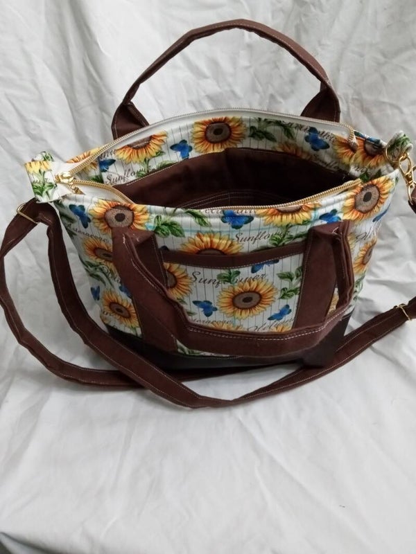 Pelican Tote/ Crossbody